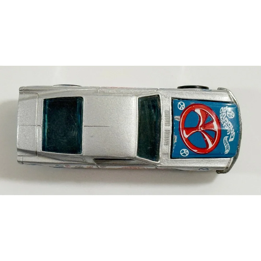 Hot Wheels 1967 Ford Mustang Kids 1:64 Silver Peace Sign United Groove 1968 Base
